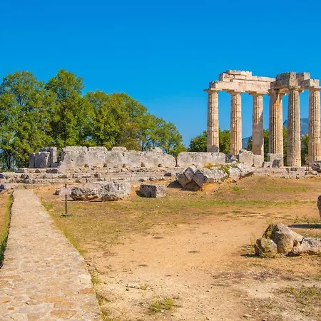 Into The Σπίτι διακοπών