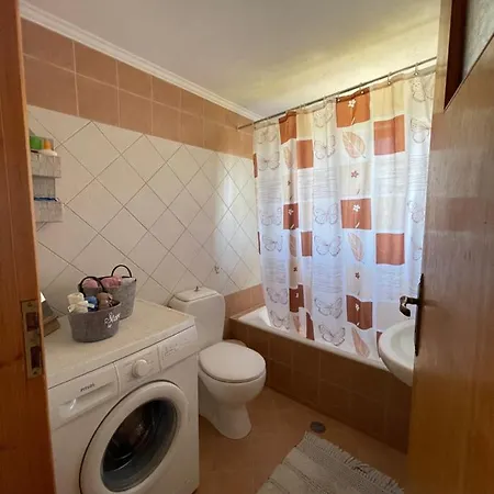 Into The * Nerántza