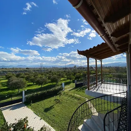 בית נופש Into The *