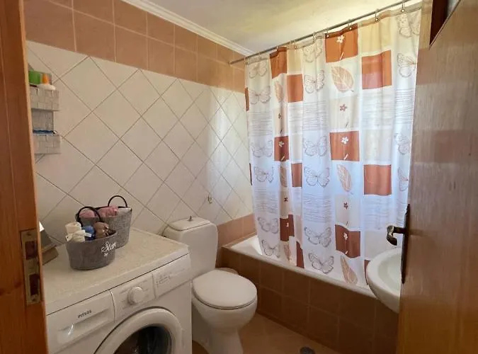 Into The * Nerántza